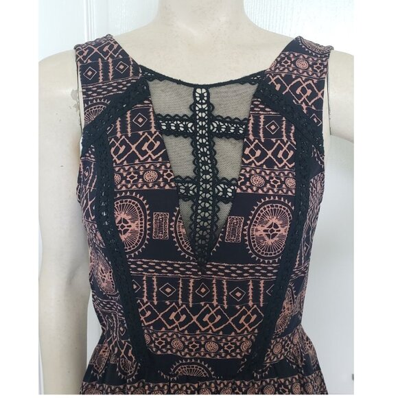 ASTR the Label Tribal Boho Aztec Print Dress, Size SMALL BNWT - Picture 3 of 12